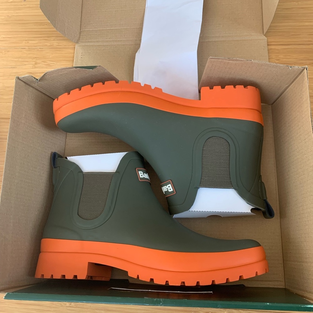 Barbour chelsea wellie boots NWT